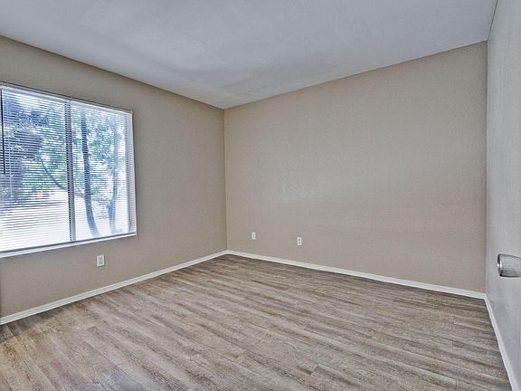 5th image of 5129 W Wood Dr
