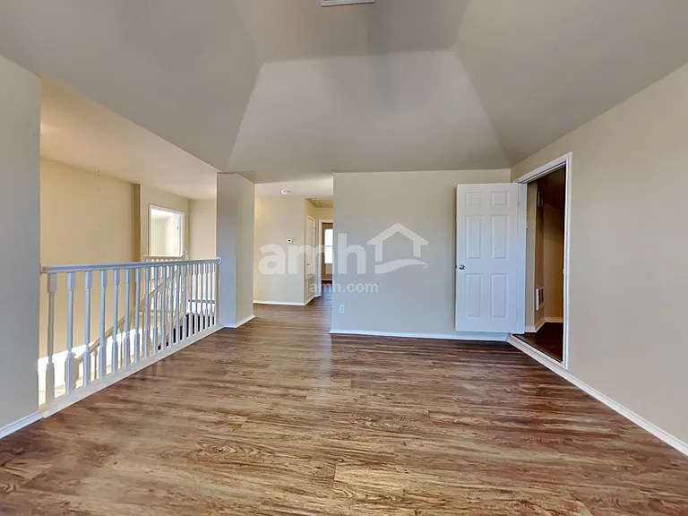421 Hackberry Dr — Photo 10