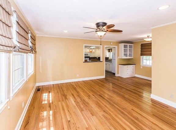 3rd image of 4413 Fulton Dr