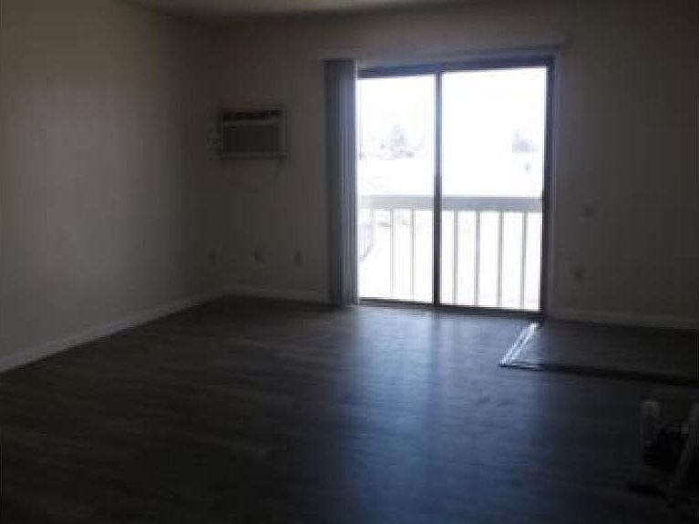 2nd image of 64 12th St APT B3