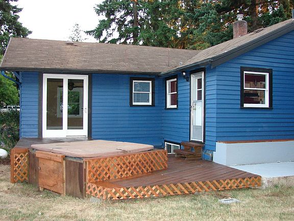 Back deck/hot tub