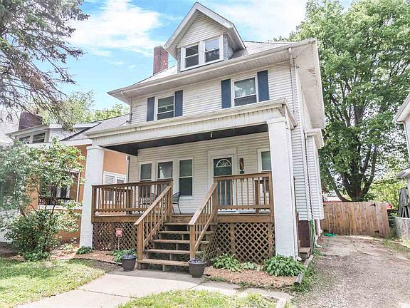 3rd image of 1619 N Dechman Ave