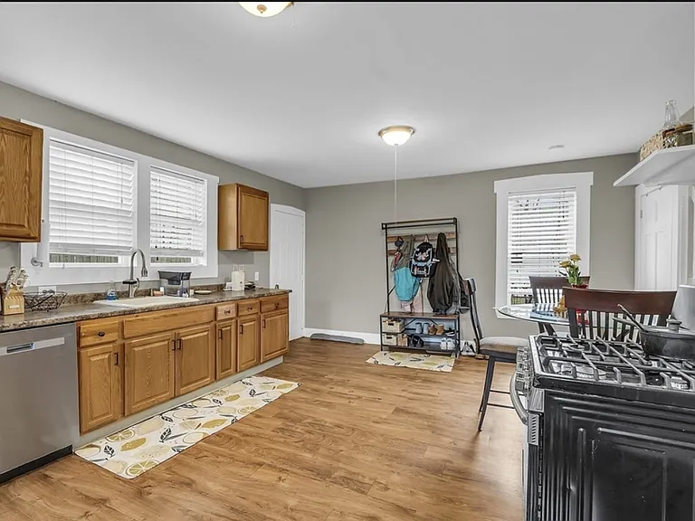 41 Middlesex St #2 — Photo 10