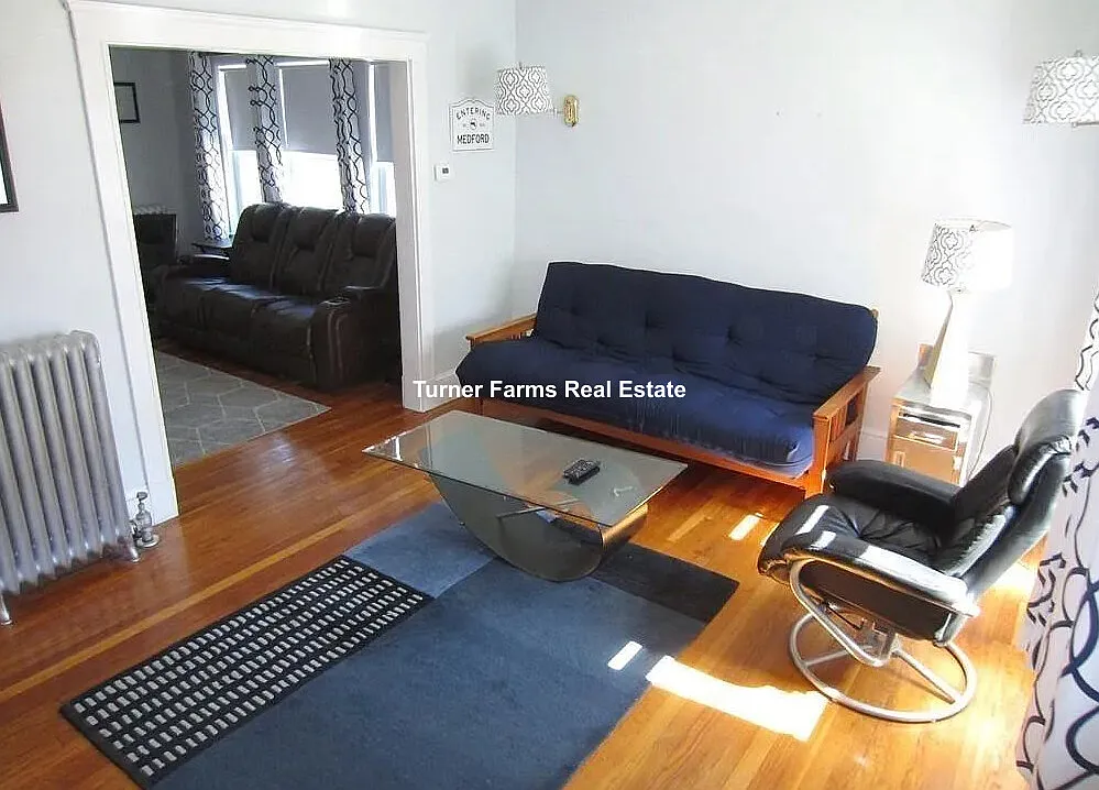 17 Frederick Ave — Photo 2