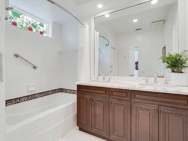13810 Crosspointe Ct — Photo 17