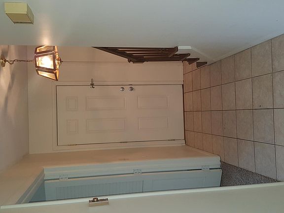 4th image of 306 S Gary Ct