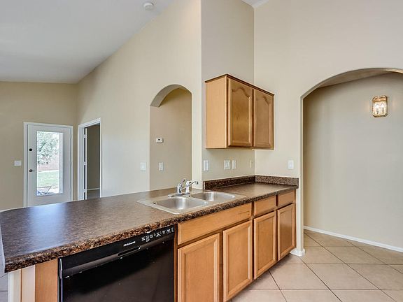 4th image of 534 E Jeanne Ln