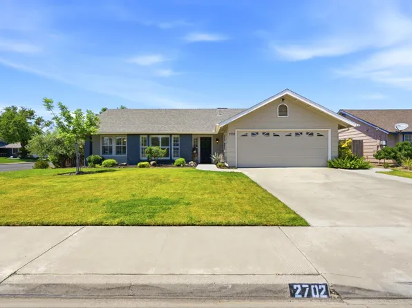 2702 Burl Ct, Hanford, CA 93230