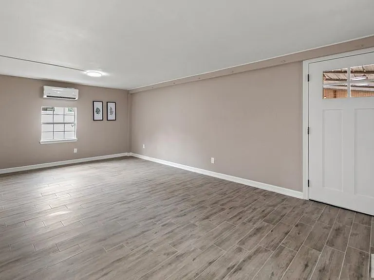 1925 Loquat Dr — Photo 21
