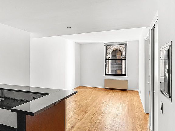 3rd image of 150 Nassau St APT 9C