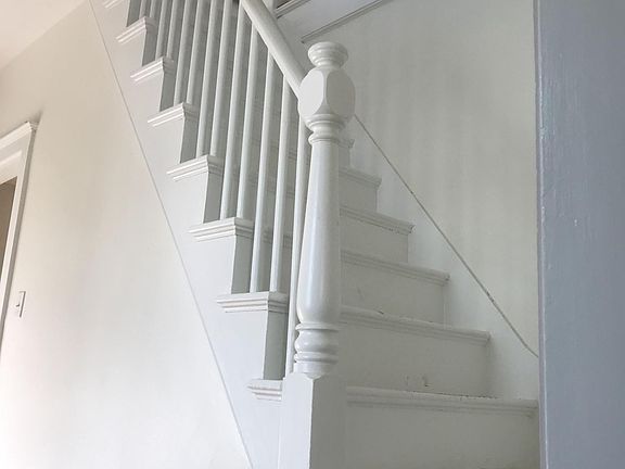 Entryway & stairs to 2nd floor