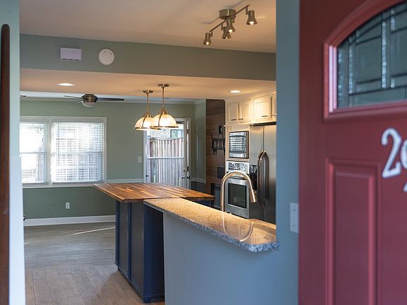 3rd image of 3000 Golden Rd APT 29