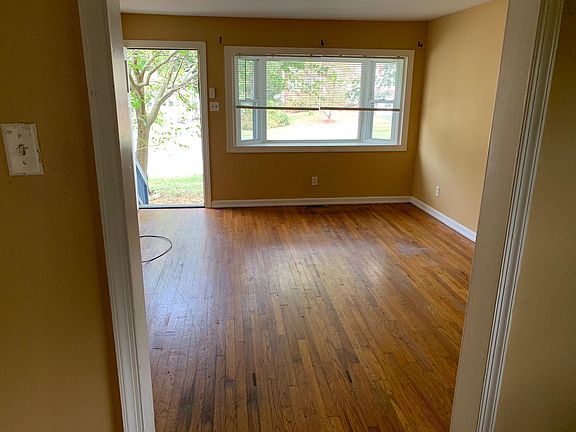 3rd image of 307 Tamara Cir