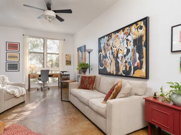 201 W Lancaster Ave Unit 220, Fort Worth, TX 76102