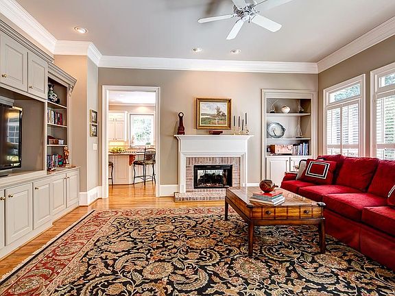4th image of 1640 Misty Oaks Dr