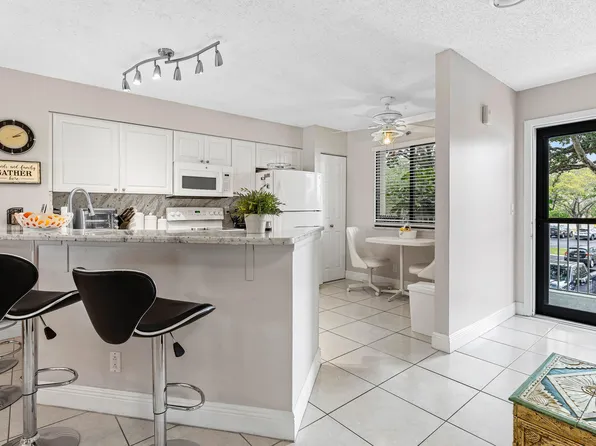 2238 N Cypress Bend Drive #207, Pompano Beach, FL 33069