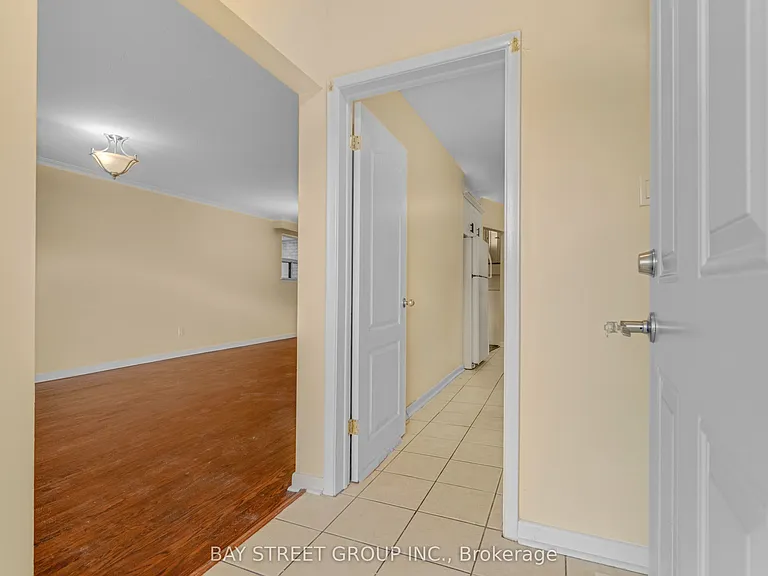 40 Bellbury Cres #UPPER — Photo 4