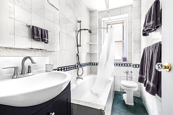 Rented by Compass | media 11