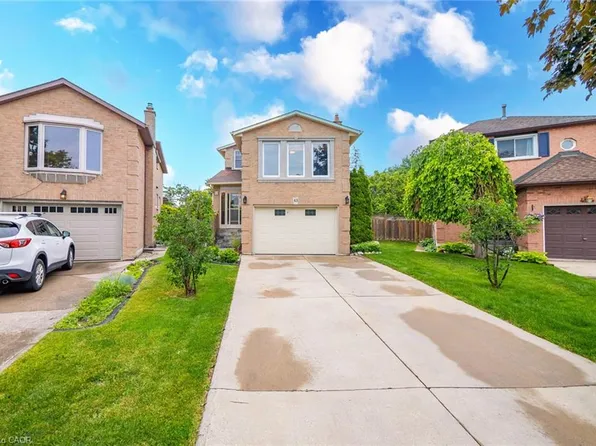 43 Puritan Ct, Hamilton, ON L8E 4K9