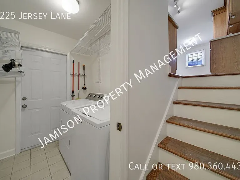 1225 Jersey Ln — Photo 13