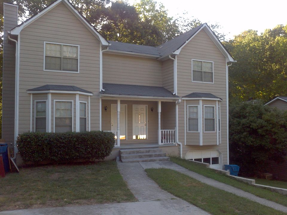 Front Unit is right side with garage