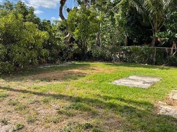 212 Walker Ave, Greenacres, FL 33463