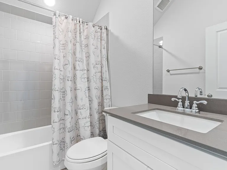 704 Fencerow Trl — Photo 9