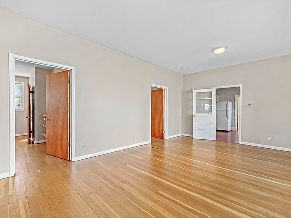 3rd image of 2212 Pine St