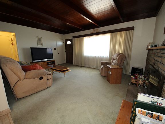 2nd image of 16620 Winding Blvd
