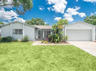 632 Red Robin Rd, Seffner, FL 33584