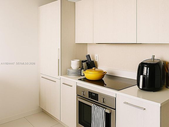 4th image of 501 NE 31st St Unit 2902