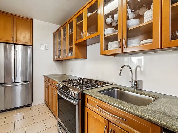 5th image of 200 E End Ave APT 14E