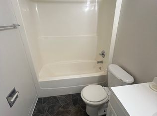 3404 Heatherton Dr APT 1, Davenport, IA 52804