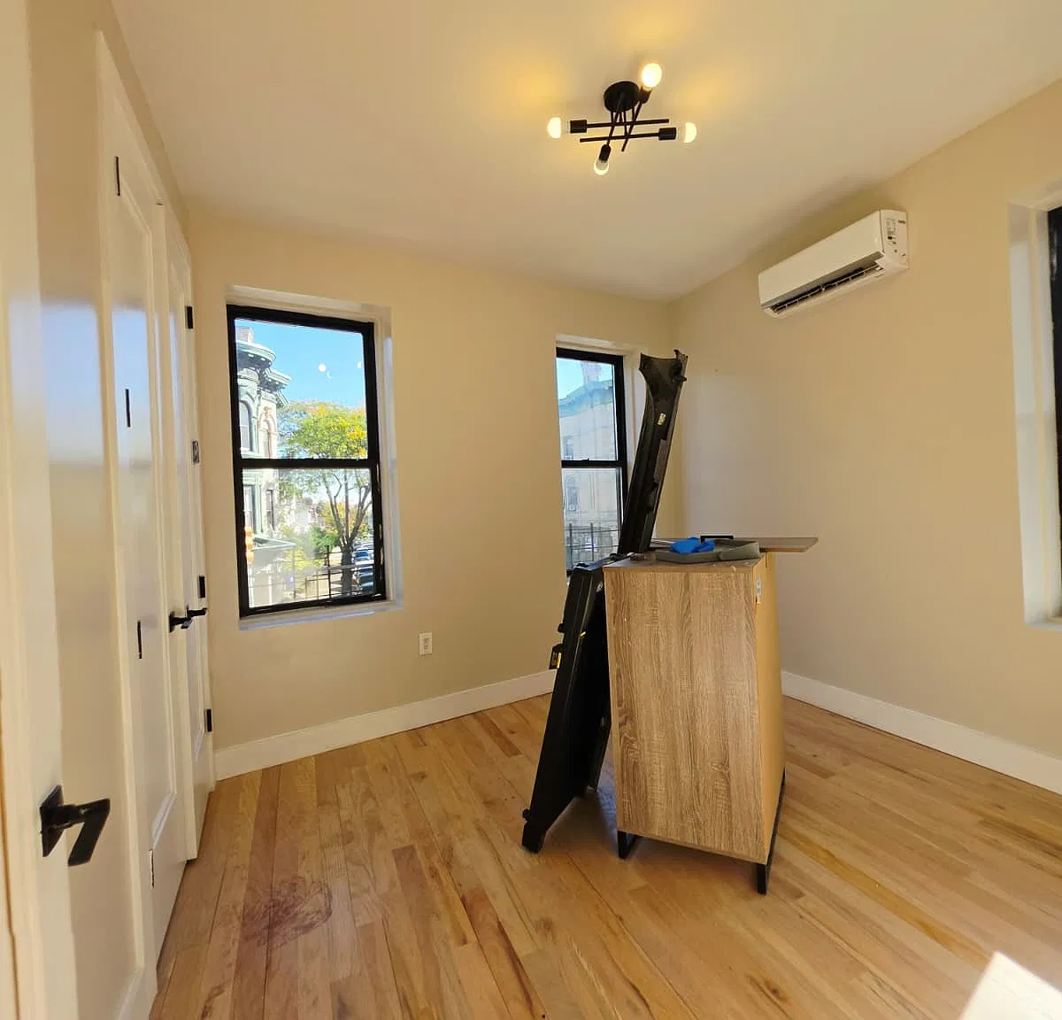 1 bed, 650 sqft, $1,899 — Photo 3