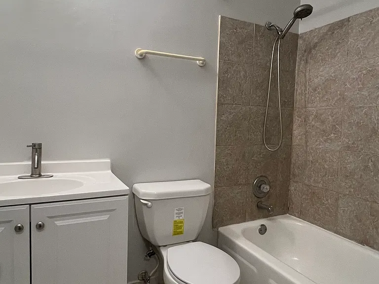 461 James Ct #B — Photo 13