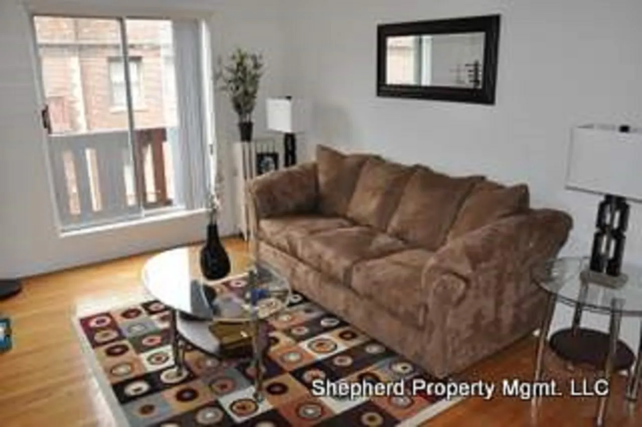 Dayton Court Apartments — Photo 3