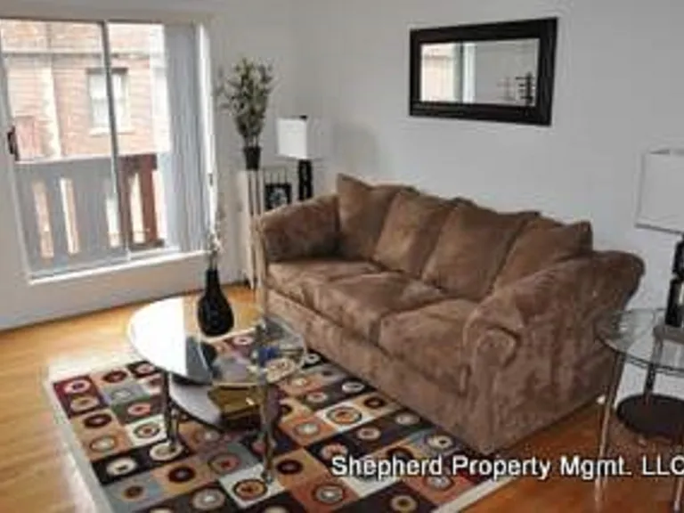 Dayton Court Apartments — Photo 3