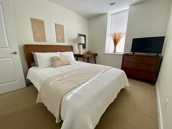 3rd image of 5696 Kingsbury Ave APT 402