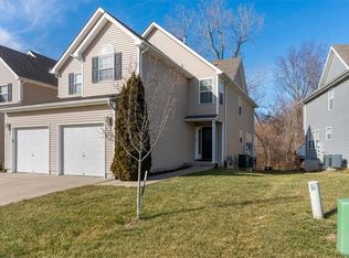 2116 SW Rambling Vine Rd, Lees Summit, MO 64082