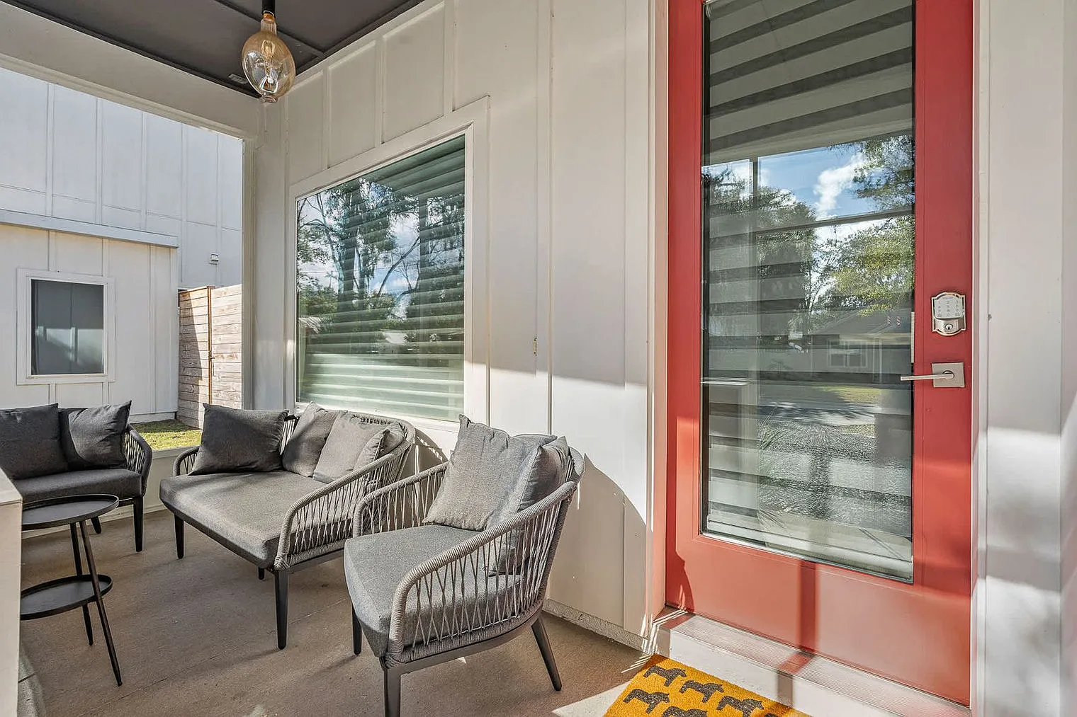3 bed, 2.0 bath, 1130 sqft, $5,147 — Photo 4
