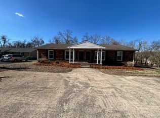 7242 Old Harding Rd, Nashville, TN 37221