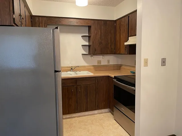 1415 N Main St #6 — Photo 2
