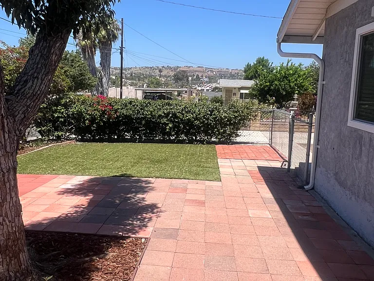2655 Citronella St — Photo 17