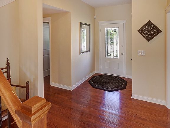 3rd image of 3382 Vinson Dr