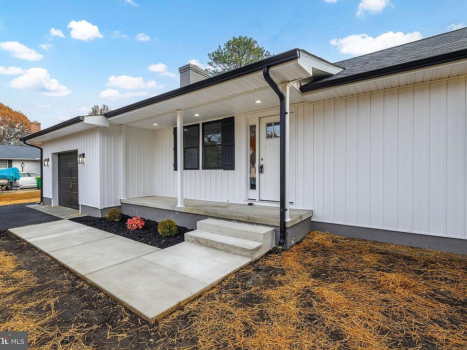 1st image of 16853 Sherbrooke Rd