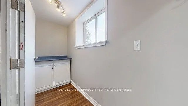 219 Beechgrove Dr #LOWER LVL — Photo 16