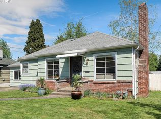6403 NE Roselawn St, Portland, OR 97218