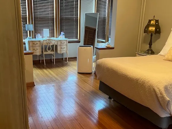 221 Riverview Place image 4 of 11