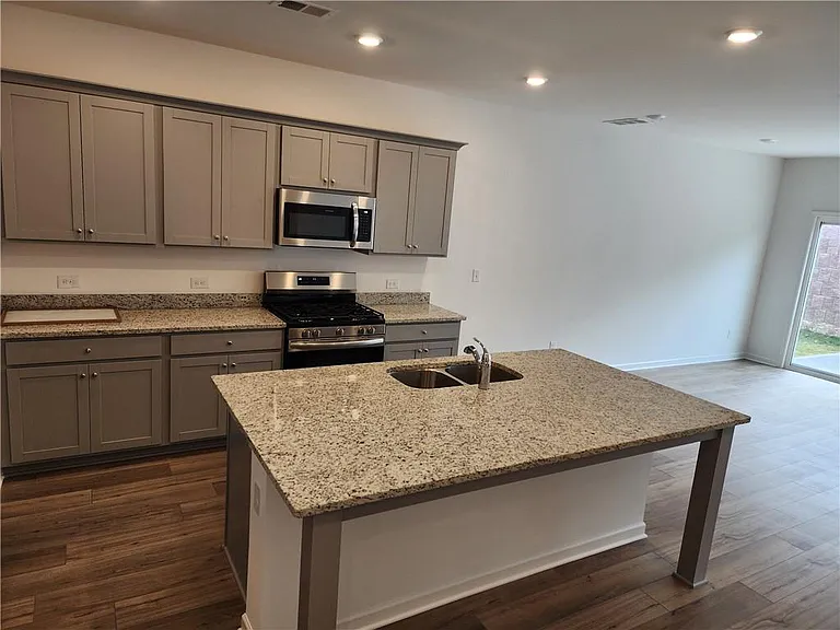 2714 Lou Ln — Photo 10