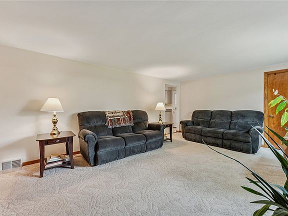 2nd image of 328 Linda Dr